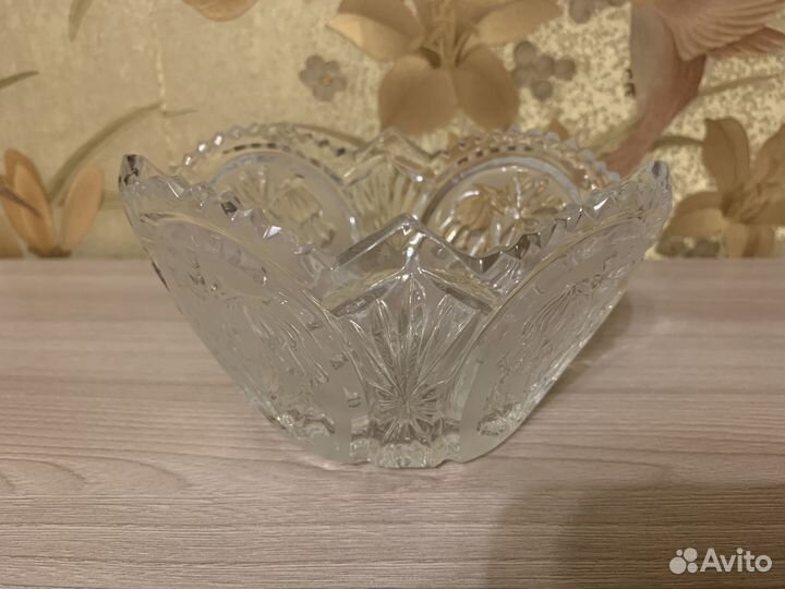 Хрустальная ваза