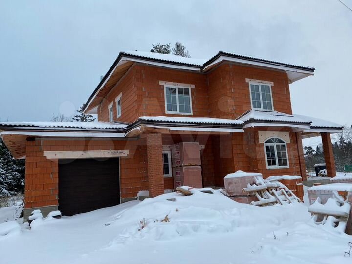 Дом 200 м² на участке 10 сот.