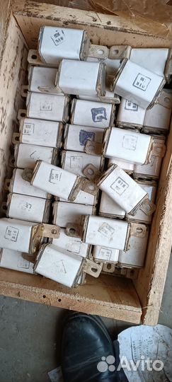 Предохранитель. Тиристор. Оптрон. Диод