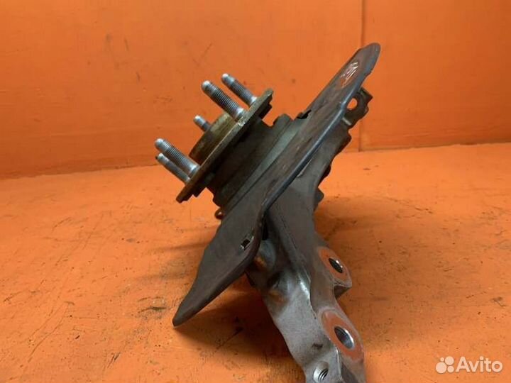 Кулак поворотный передний левый Chevrolet Camaro 5