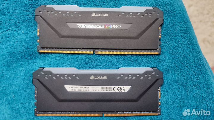 Corsair vengeance 3200 ddr4 16Gb(2*8gb)