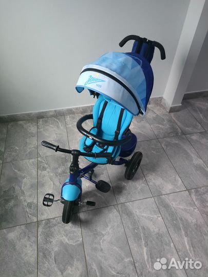 Детский трехколесный велосипед с ручкой Зенит