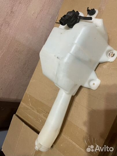 Бачок стекло омывателя mazda 6gg