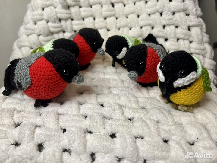 Вязаные новогодние игрушки Зайцы 2023