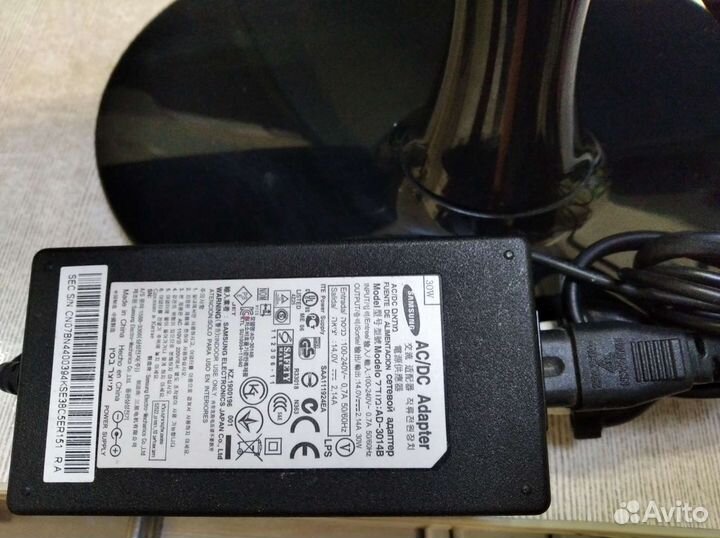 Монитор Samsung