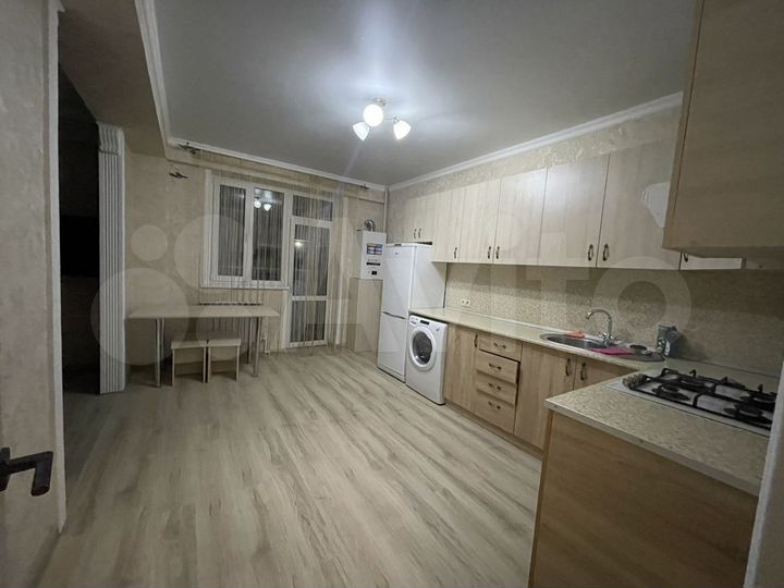 2-к. квартира, 64 м², 6/13 эт.