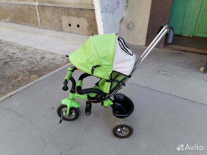 Продам детский велосипед с ручкой