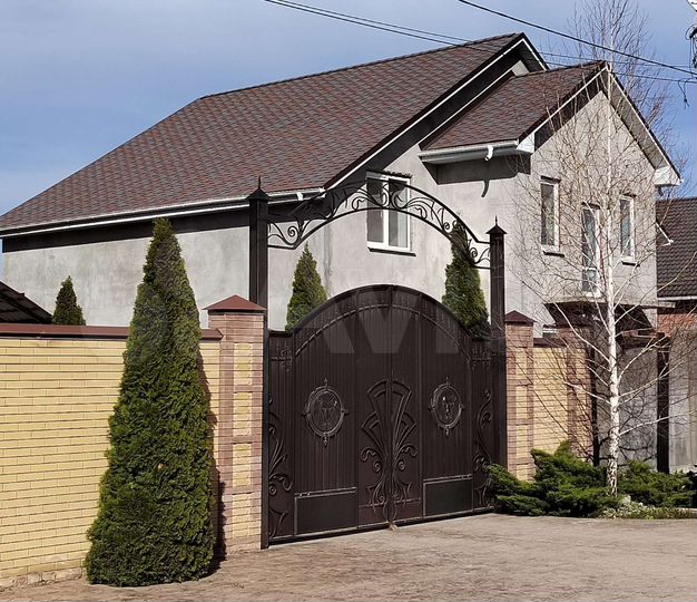 Дом 254 м² на участке 6 сот.