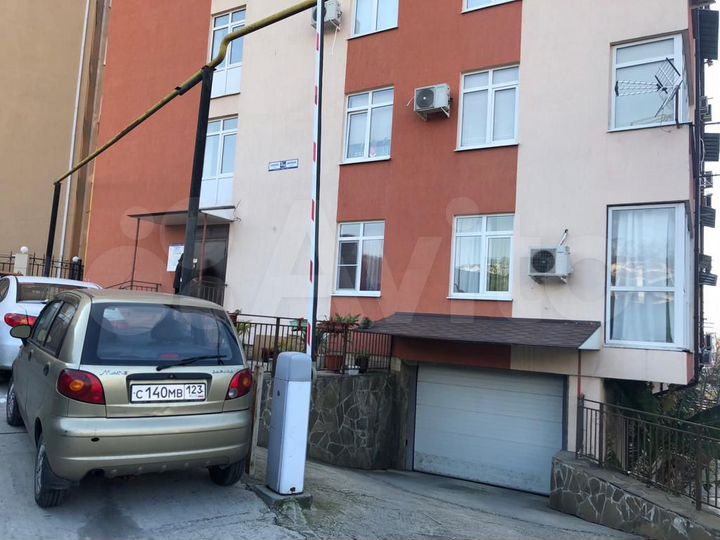 Машиноместо, 14 м²
