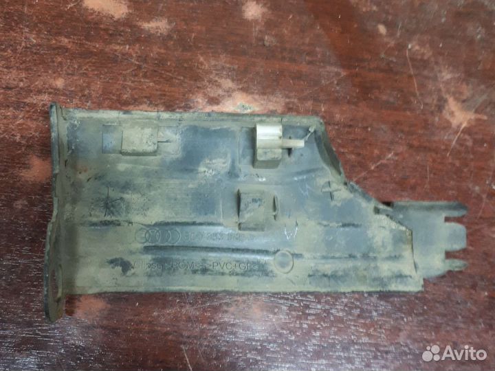 Нижний правый молдинг ауди а4 б5