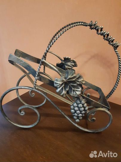 Художественная ковка.Подставка для вина