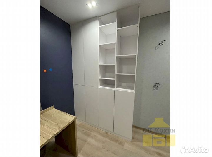 Распашной шкаф