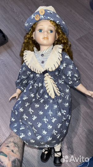 Кукла фарфоровая коллекционная