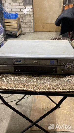 Видеомагнитофон