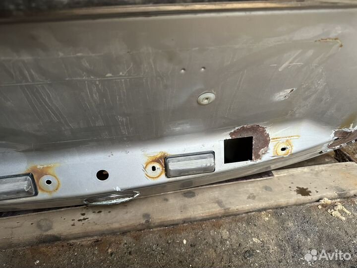 Кршка багажника ниссан