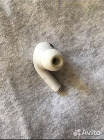 Правый AirPods Pro наушник