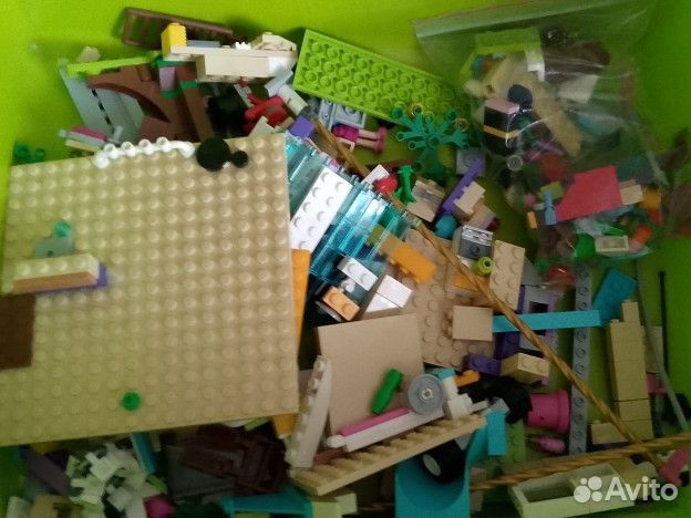 Огромная коробка с Лего