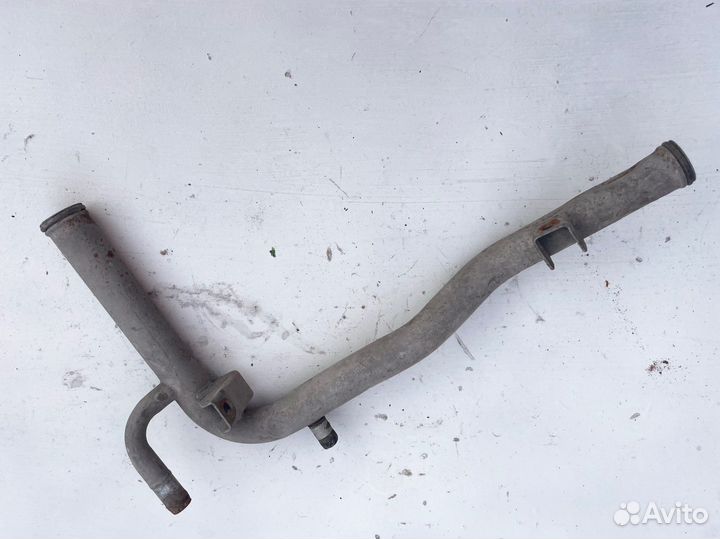 Патрубок охлаждения Mitsubishi Lancer 9