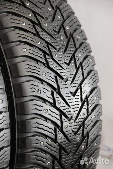 Nokian Tyres Hakkapeliitta 8 SUV 245/60 R18 109T