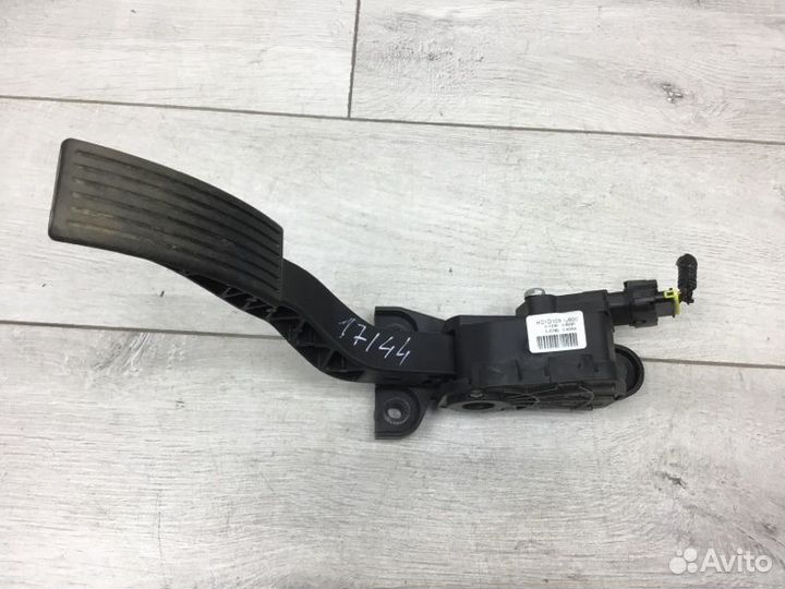 Педаль газа Hyundai I20 хэтчбек G4LA 2013