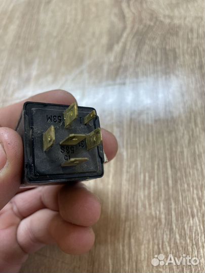 Реле стеклоочистителя VW Golf 2 Passat B3 B4