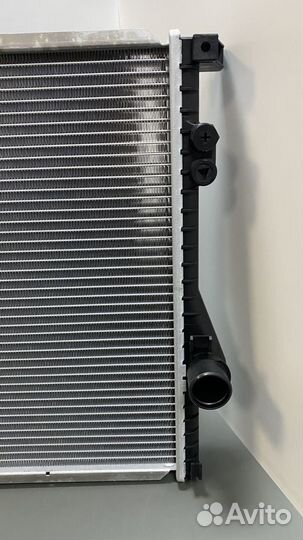 Радиатор BMW E39 M52 бачок
