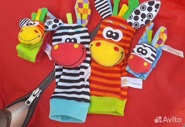 Носочки и браслеты погремушки