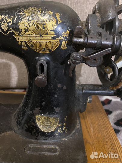 Швейная машинка зингер