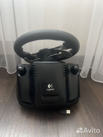 Игровой руль Logitech g27