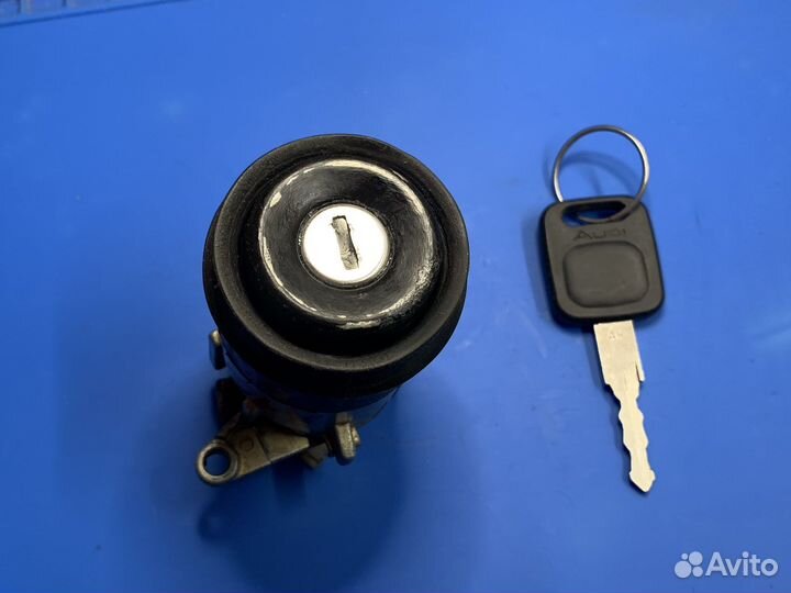 Замок багажника с ключом Audi 100/A6 C4 Авант