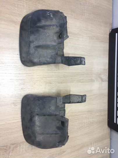 Брызговик Передний Левый Mitsubishi L200