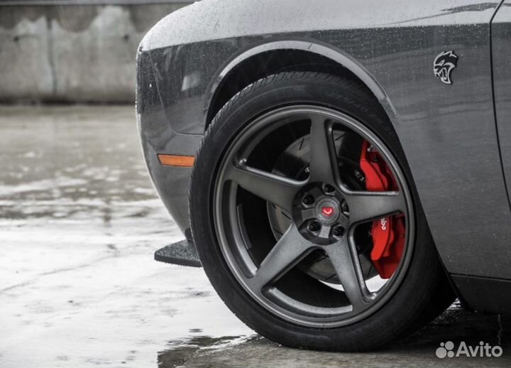 Кованые диски в стиле Vossen Dodge Challenger R20