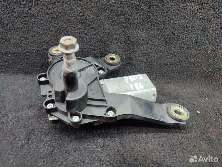 Моторчик заднего стеклоочистителя (дворника) для P