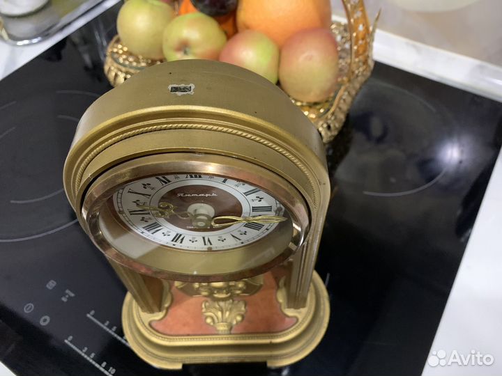 Часы кварцевые Янтарь СССР настольные