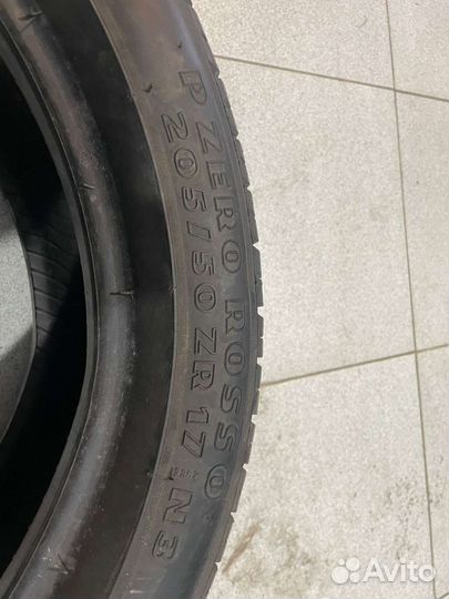 Pirelli P Zero Rosso 205/50 R17