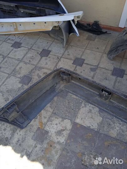 Бампер на мерседес 124