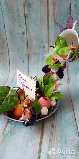 Парящая чашка