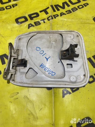 Лючок бензобака Toyota Corolla 100