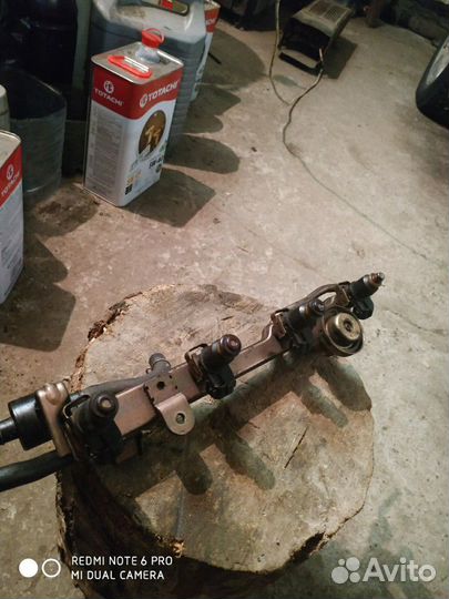 Топливная рейка с форсунками