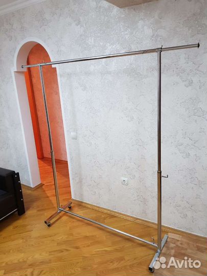 Вешалка для одежды напольная
