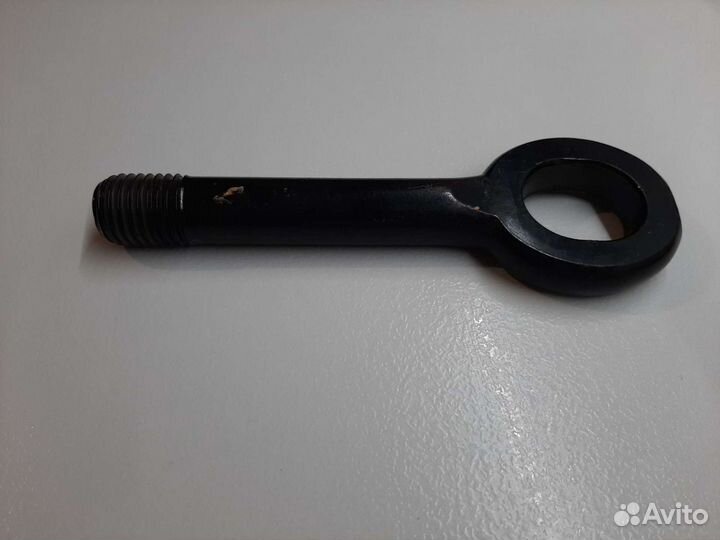 Буксировочный крюк