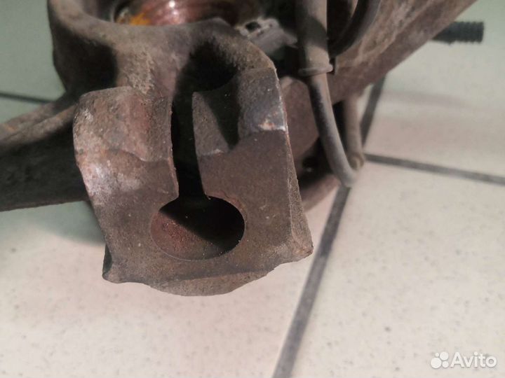 Renault кулак правый