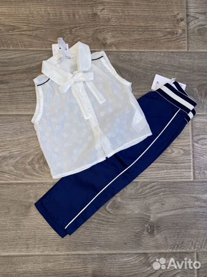 Новый нарядный костюм блузка и брюки