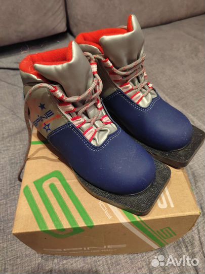 Лыжные ботинки