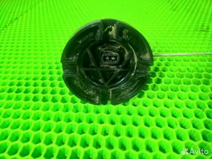 Датчик уровня топлива Audi 80 b3