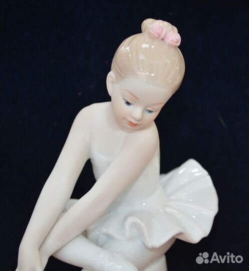 Фарфоровая статуэтка- юная балерина (20)