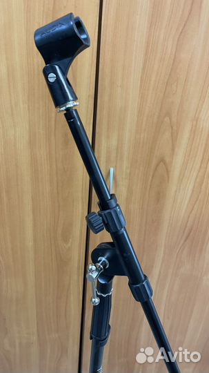 Микрофонная стойка прямая