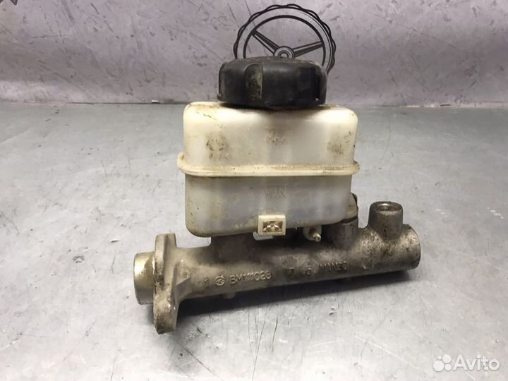 Главный тормозной цилиндр Kia Magentis 2002 г.в