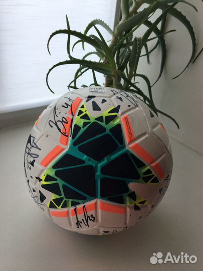 Мяч с автографами Команды Спартака 2019