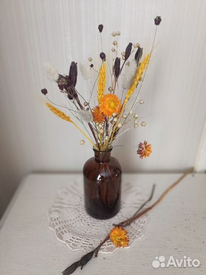 Ваза с сухоцветами